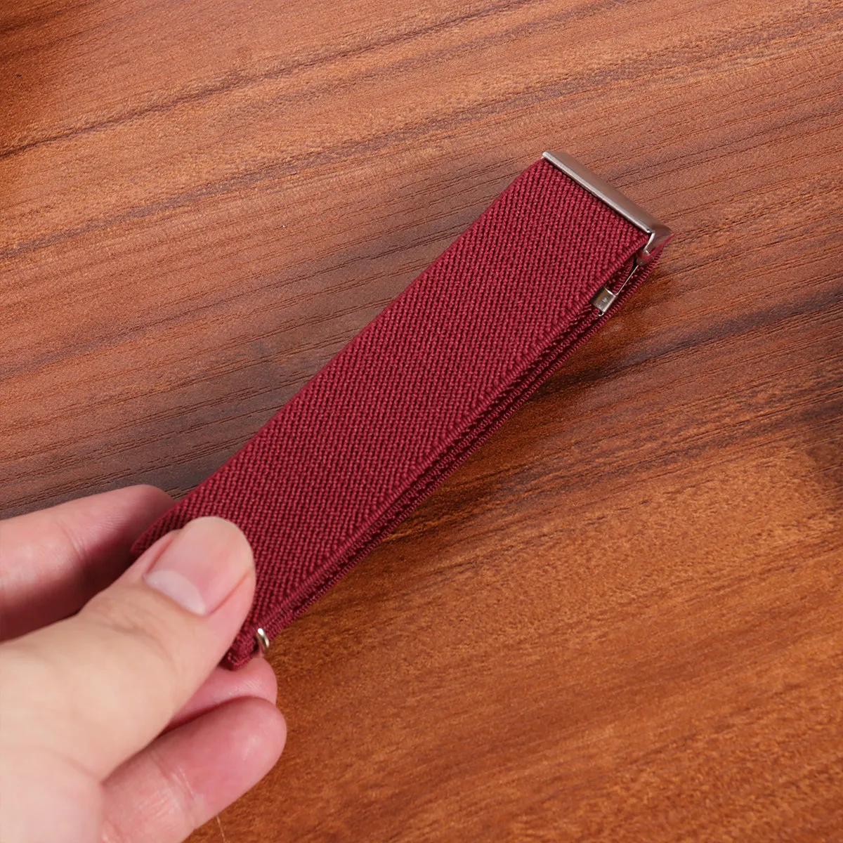 1Pair Shirt Stay Belt Non-Adjustable Anti-Slip Clip Strong Locking Chinlon for Men Women Office Formal Use Wine