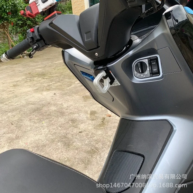 

Universal Motorcycle Helmet Hook - Aluminum Foldable Holder for Haojue UHR150 Handlebar Modification