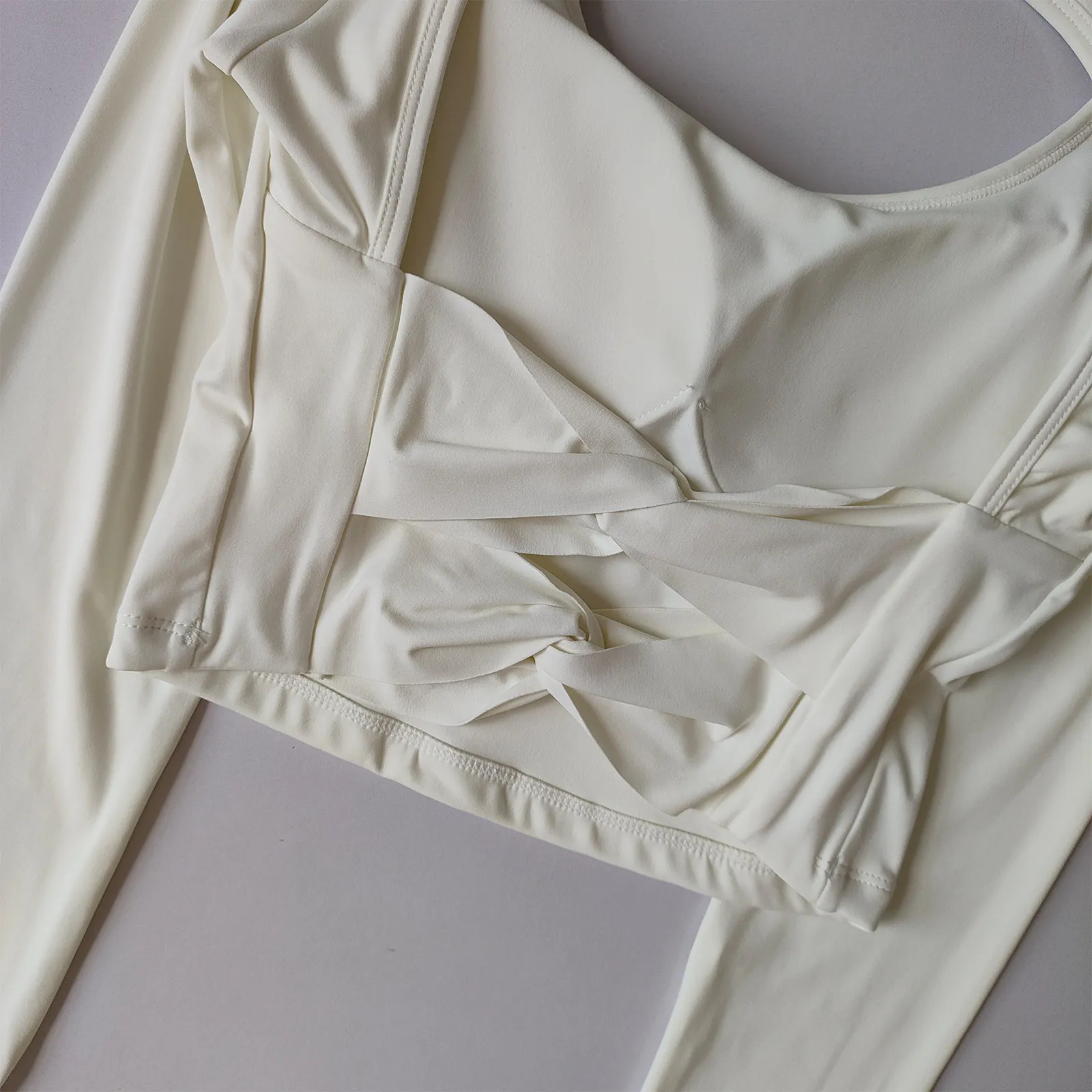 Sexy Yoga-Kleidung mit Brustpolster, langärmlige Shirts, Sporttop mit feststehenden Cups, hochwertiges One-Cup-Pilates-Sport-Fitness-Laufshirt – Detail 17