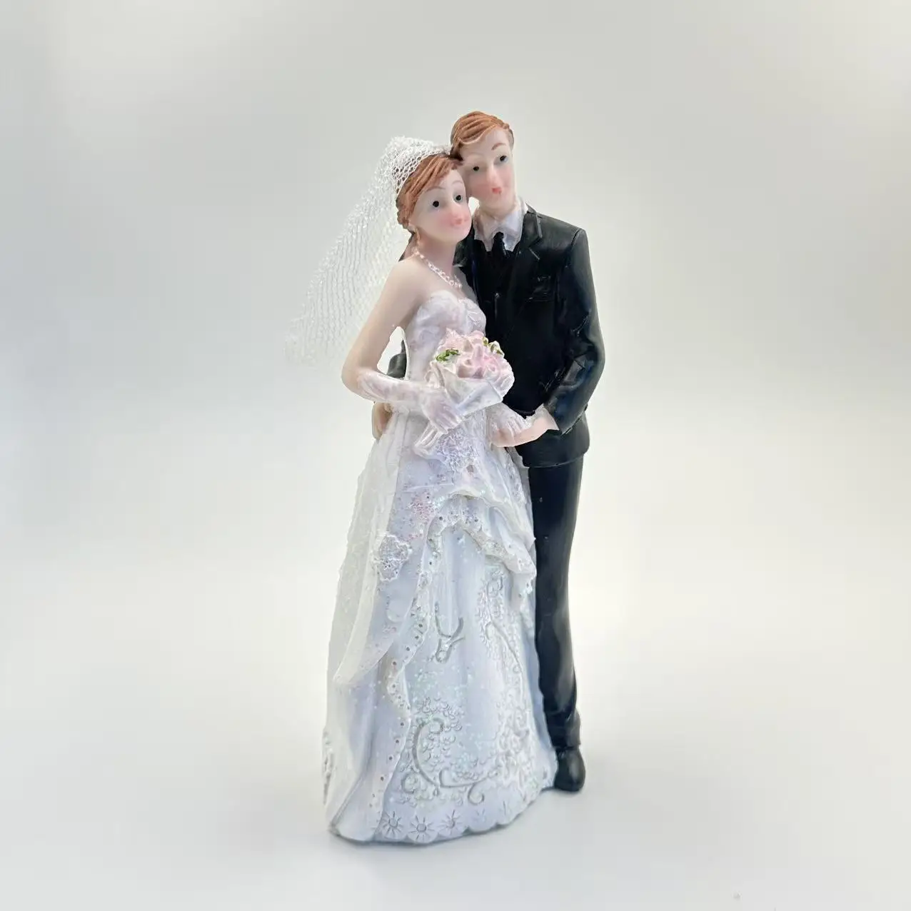 1Pcs Newlywed Couple Statue Ornament, Perfect for Kitchen, Living Room, or Bedroom Display, Symbolizing Marital Affection