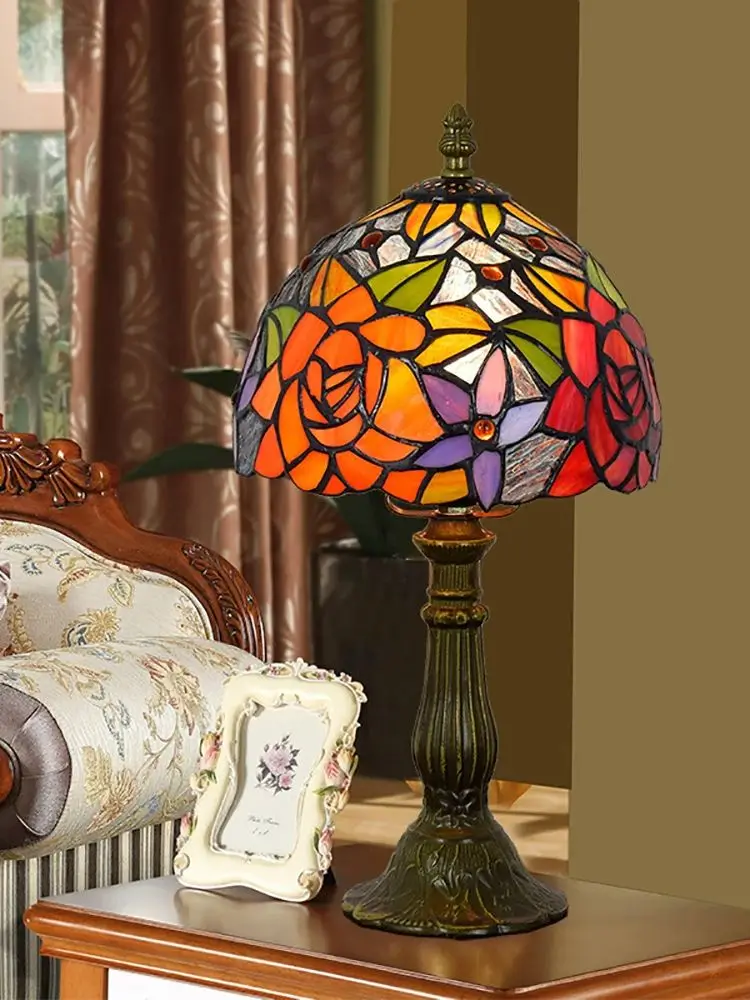 Lampa stołowa w stylu europejskim, witrażowa lampka do czytania, mała lampka dekoracyjna do pokoju, do salonu, na szafkę nocną, do sypialni, biura. — 2