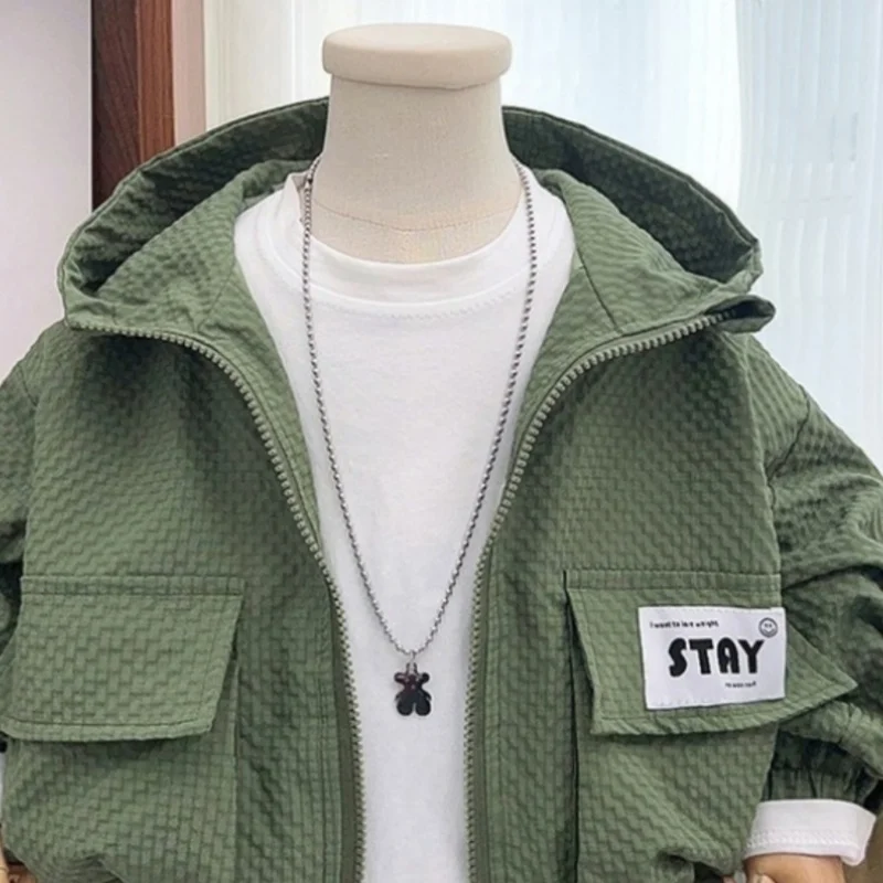 Abbigliamento per bambini Cappotto casual per bambini 2025 Camicia con cerniera carina primaverile Ragazzi e ragazze Nuova giacca abbinata in stile coreano alla moda