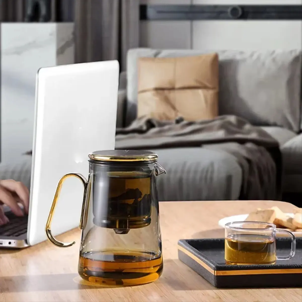 AA1363~700ml Magnetic Glass Tea Maker Pot with Infuser - Kettle Teapot for Easy Tea Filtration, Water Separation Technology B