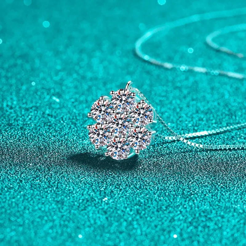 QIBAOKU Flower 3/4/5mm D Color Moissanite Pendant Necklace for Woman Man S925 Silver GRA 7-Stone Diamond Neck Chain 2026
