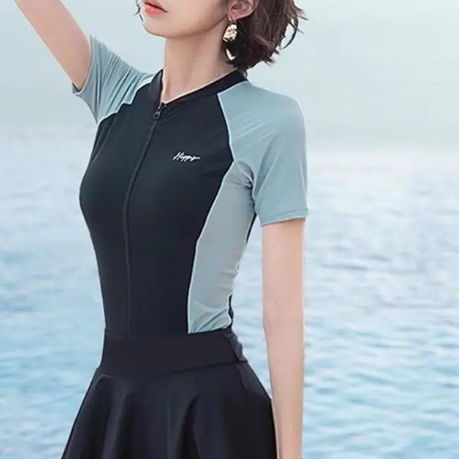 New Conservative One-piece Flat Angle Popular Swimsuit for Women, Covering The Belly and Showing Off Soaking in Hot Springs