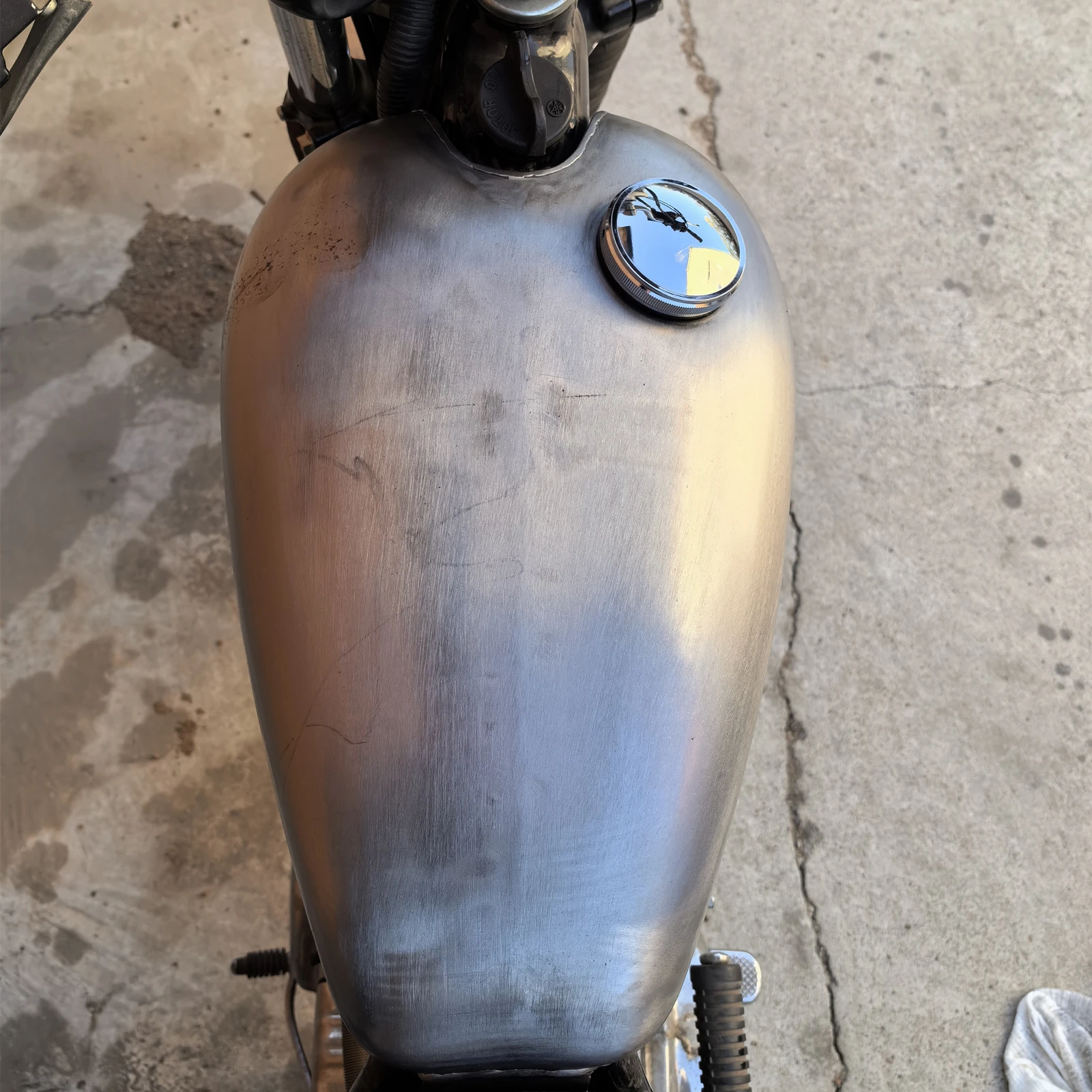 For Yamaha SR400 500 9L Motorcycle Petrol  Fuel Tank