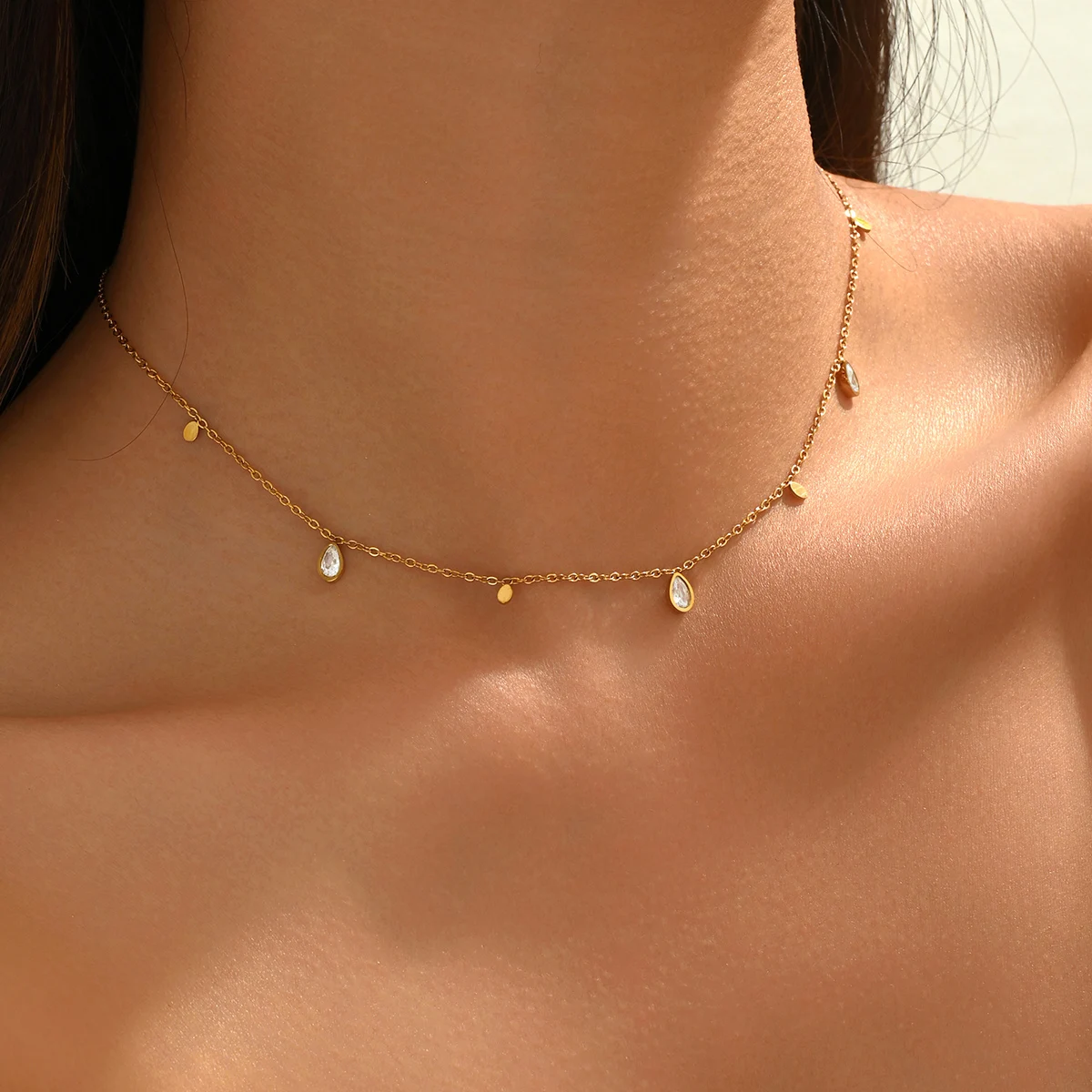 Fijngevoelige gouden kristalle - Charm Necklace Dainty recensie en prijs