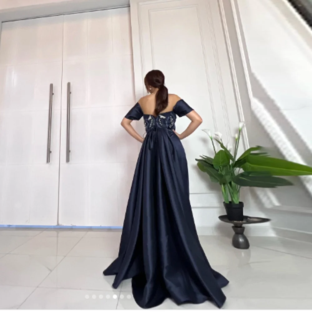 فساتين سهرة عصرية مخصصة من الساتان رائعة بدون حمالات قبالة الكتف فساتين حفلة موسيقية ساحرة للمناسبات الخاصة