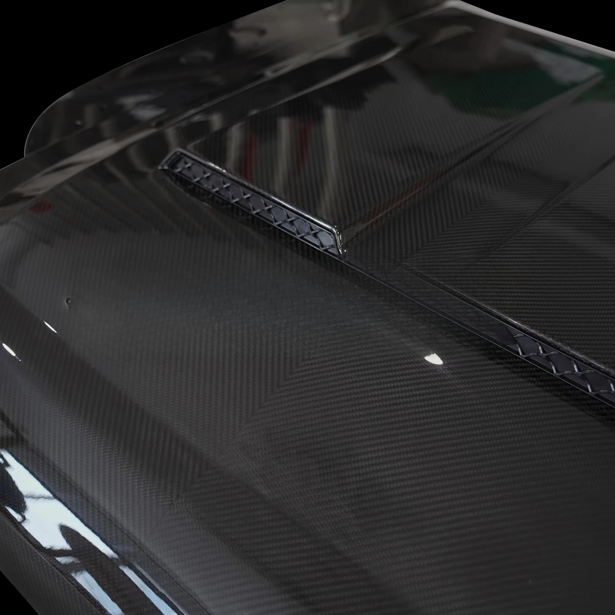 China Factory Wholesale V Style Carbon Fiber Car Engine Hood Bonnet For 2 Series M2 G87 Front Engine Cover Auto PartsAuto Sp