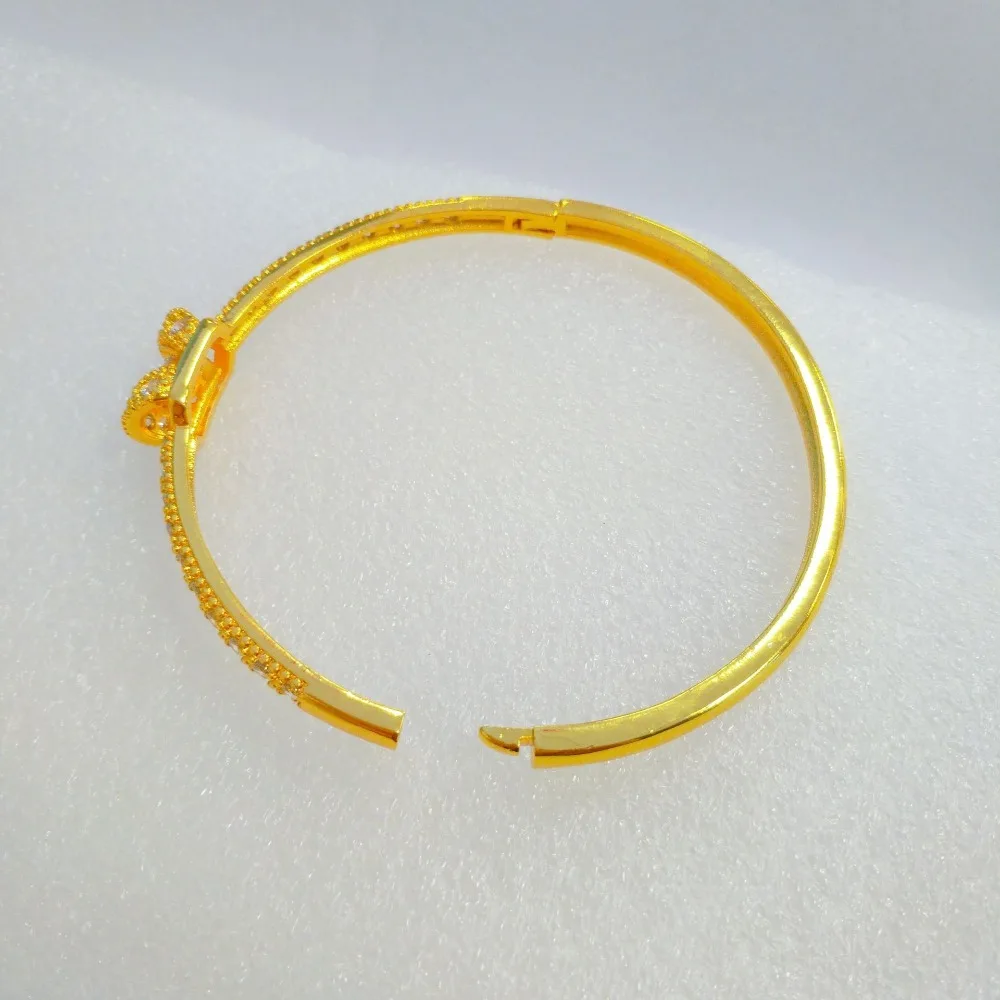 Gelang Wanita Desain Gesper Gelang Bertatahkan Kuningan Berlapis Emas Tidak Beraturan Perhiasan Kepribadian Tingkat Lanjut untuk Wanita