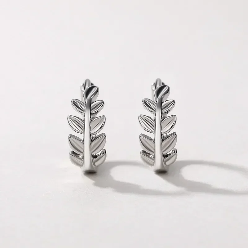 Gift  Silver Color Leaf Hoop Earrings for Women Fashion Contracted Design Daily Wear Small Circle  Female Jewelry