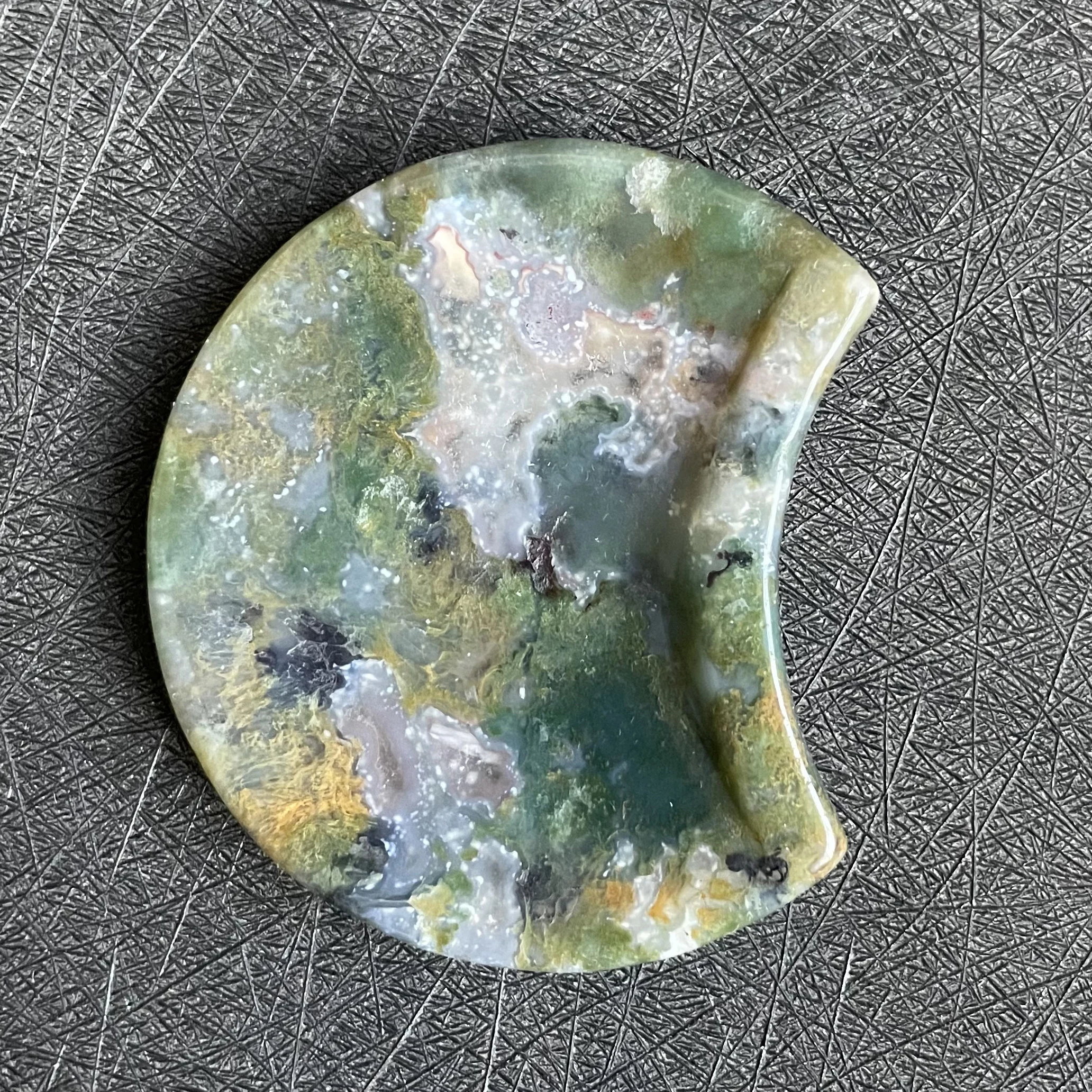 

Natural Aquatic Plant Agate Quartz Bowl Colorful Moon Decoration Polished Crystal Dish