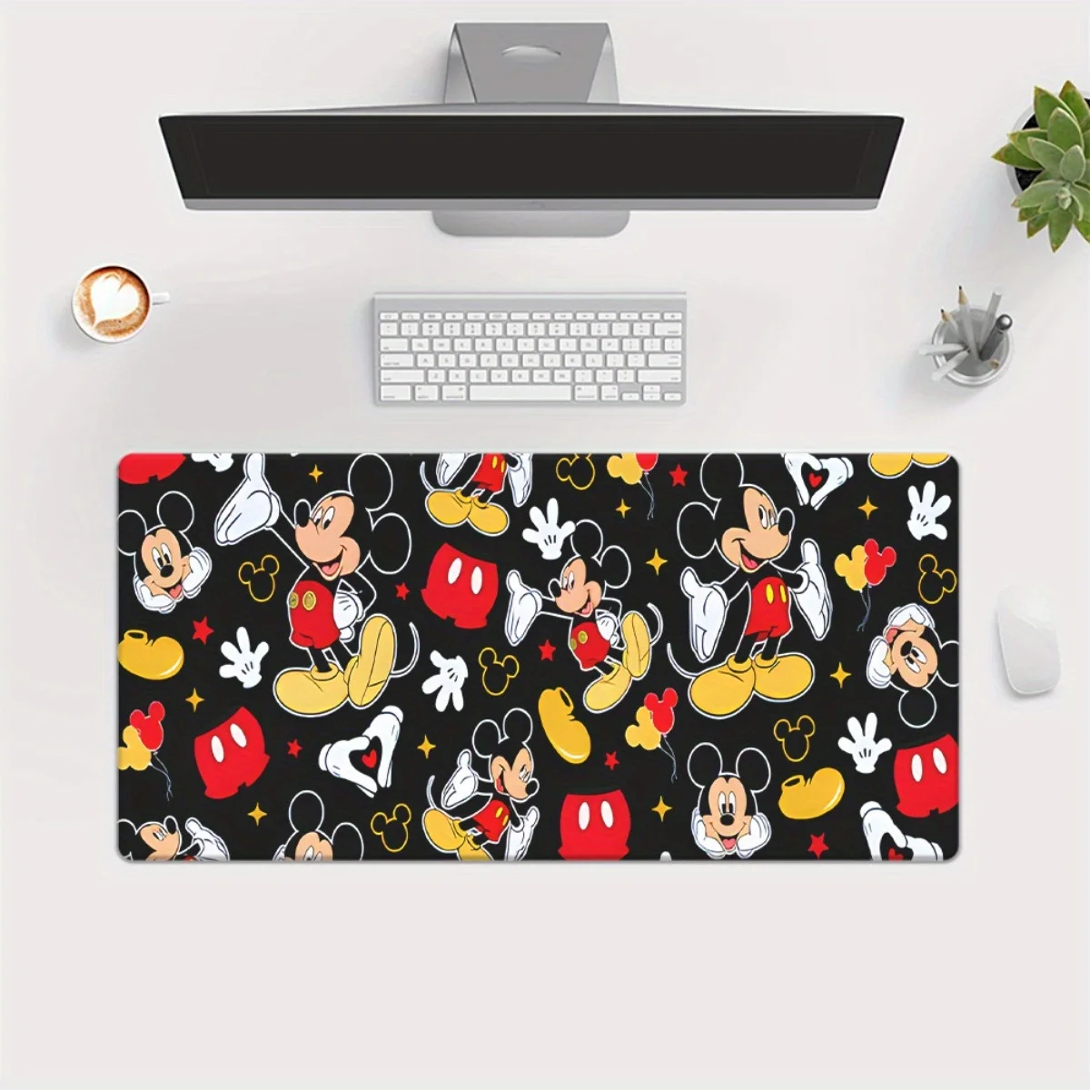 Tapis de souris Disney Mickey Mouse XXL pour jeu et bureau, Base en caoutchouc antidérapante, Support de poignet ergonomique, Desi rouge et jaune vibrant, 1 pièce