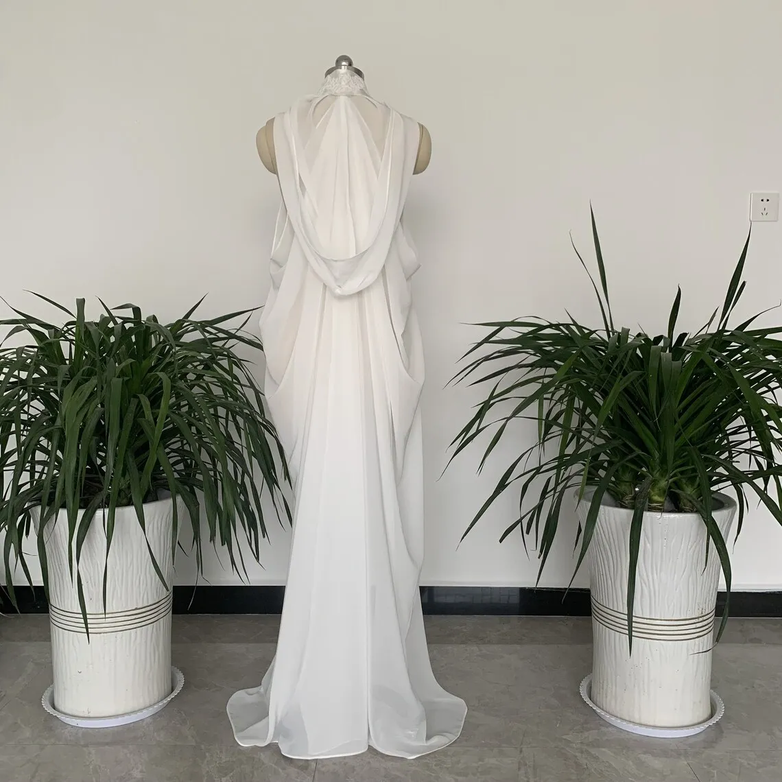 Customized Chiffon Wedding Cloak High Neck Seuqined Lace Appliques Long Ruched Bridal Capes Wedding Shrug Accessory
