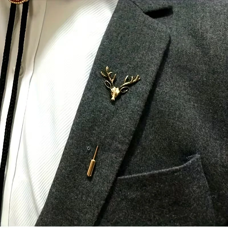 Retro, Fashionable and Personalized Reindeer Head Brooch Men's Suit Insert Long Needle Clothing Accessory Christmas Gift