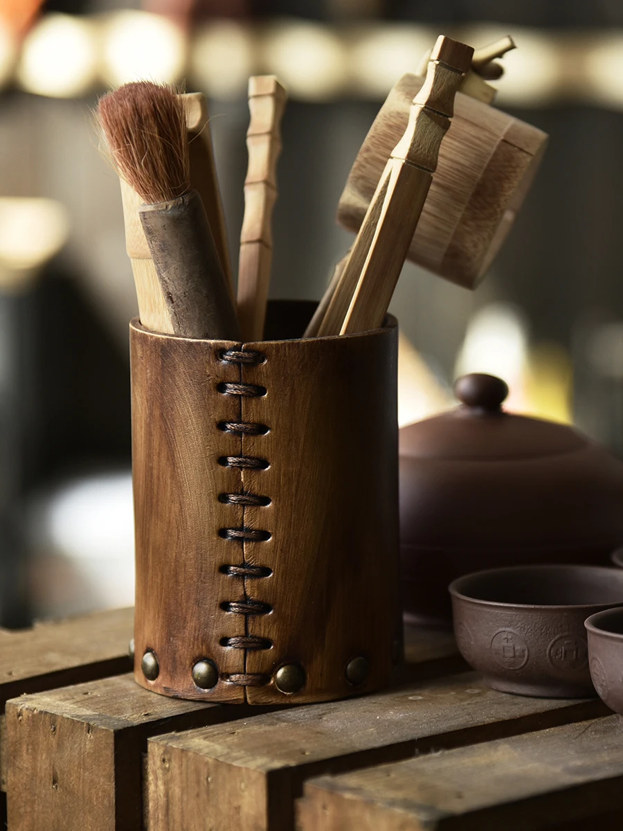 Handmade Vegetable Tanned Cow Leather Pen Holder Creative Pen Bucket Desktop Decoration Stationery Storage Container Retro