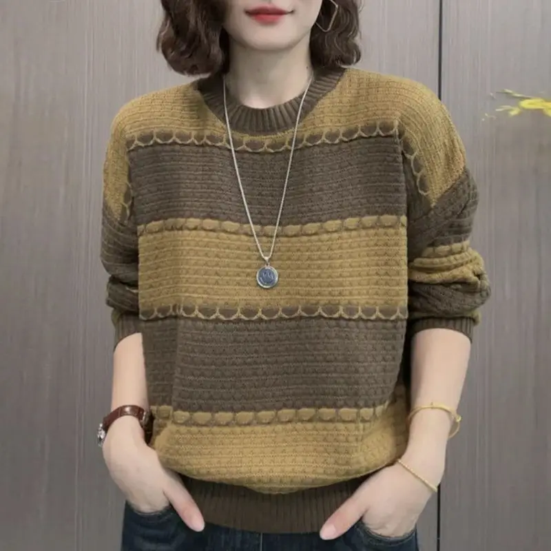 

Women 2024 Autumn Winter New Contrast Color Knit Tops Female Middle-aged Striped Jumpers Ladies Loose Sweaters Casual Tops V148
