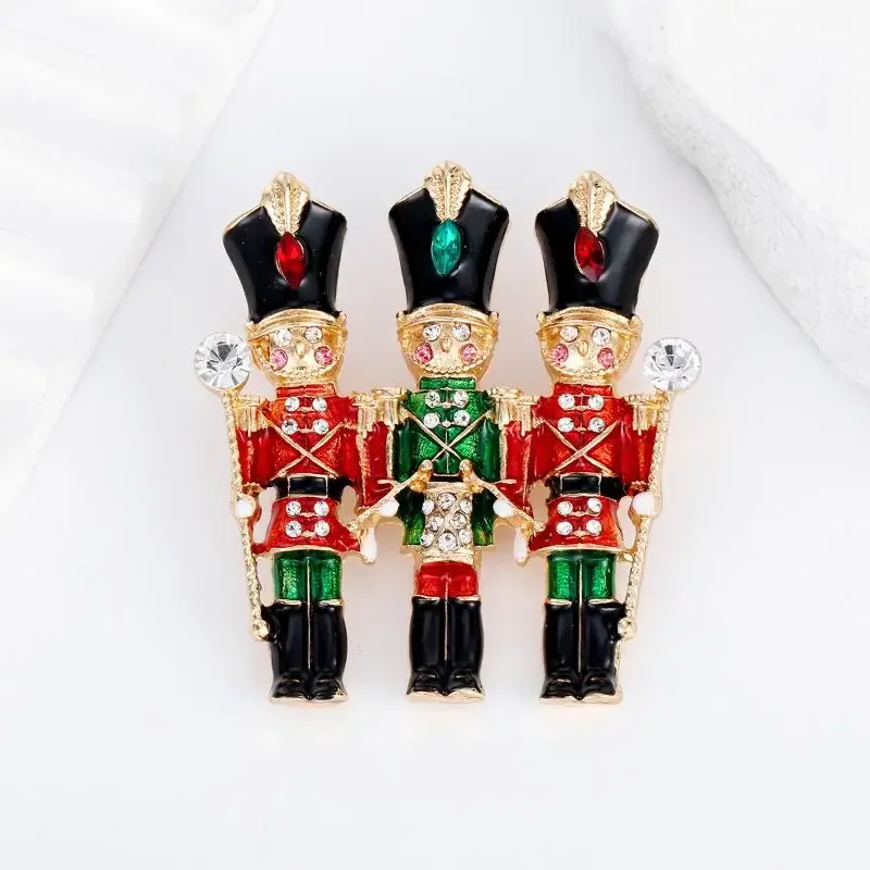 المينا الرجال الحرس دبابيس دمية الجنود ارتداء عالية قبعة مجوهرات دبابيس لطيف شارة معدنية هدية دعوى الصدار الملحقات