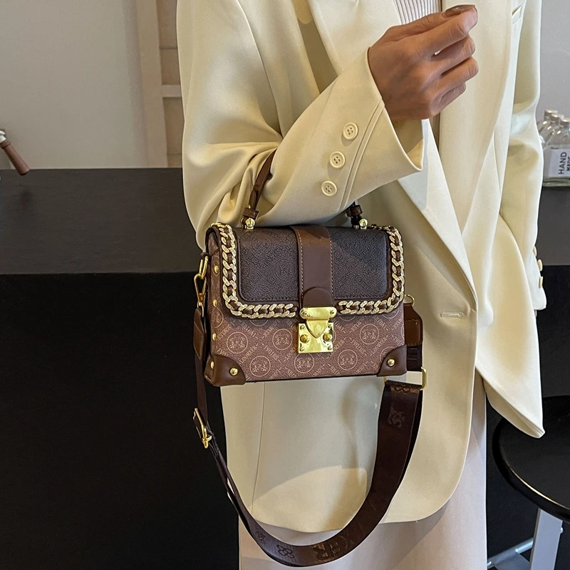 

Weekend Explorer Clutch Purse Women Multifunctional Shoulder Bag Casual Chic