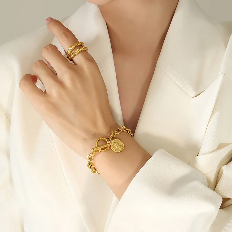Popular 18K Gold Plated Stainless Steel Chunky Chain Coin Bracelet Women T-Bar Clasp Queen Charm Jewelry