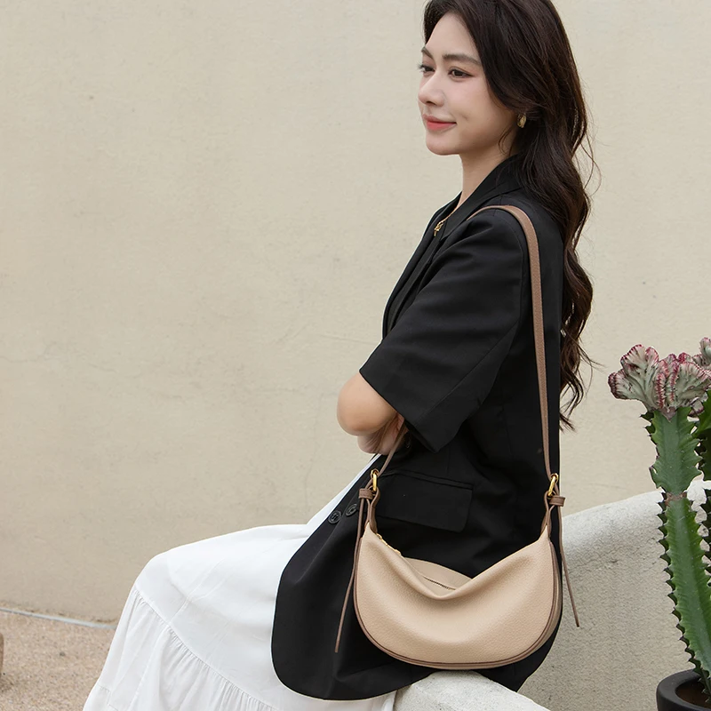 Luxurious Retro Niche Design Contrasting Armpit Bag Korean Style Trendy And Fashionable Crescent Bag Large Capacity Shoulder Bag