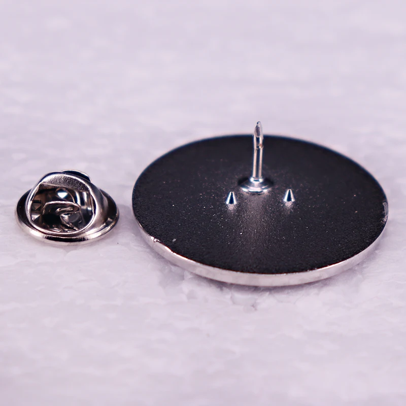 Omori قل ومشمس المينا دبوس زر الكرتون شارة لعبة الرعب مجوهرات اكسسوارات