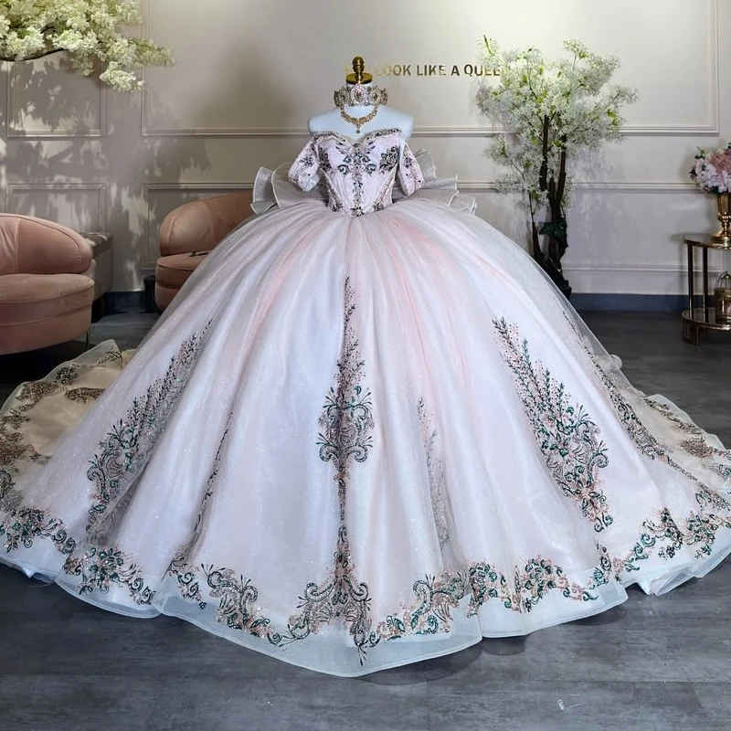 Light Pink Glitter Quinceanera Dresses Off Shoulder Ball Gown Sweet 16 Dress Applique Lace Bow Beading Tull Party Birthday Vetid