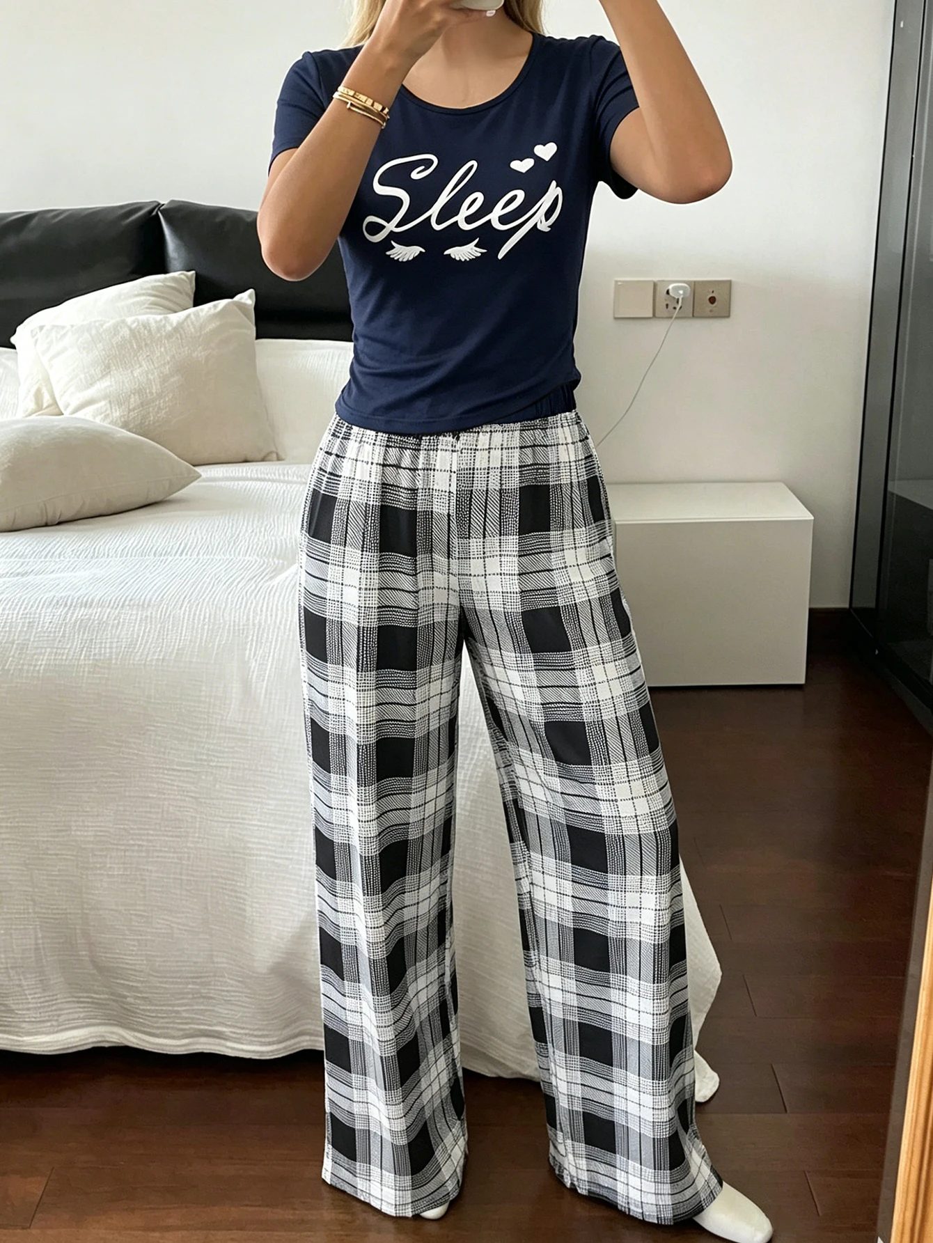 Women's Pajamas with Letter Print, Comfortable and Stylish, Suitable for Daily Casual Wear, Vacation, and Leisure, Can Be Worn O