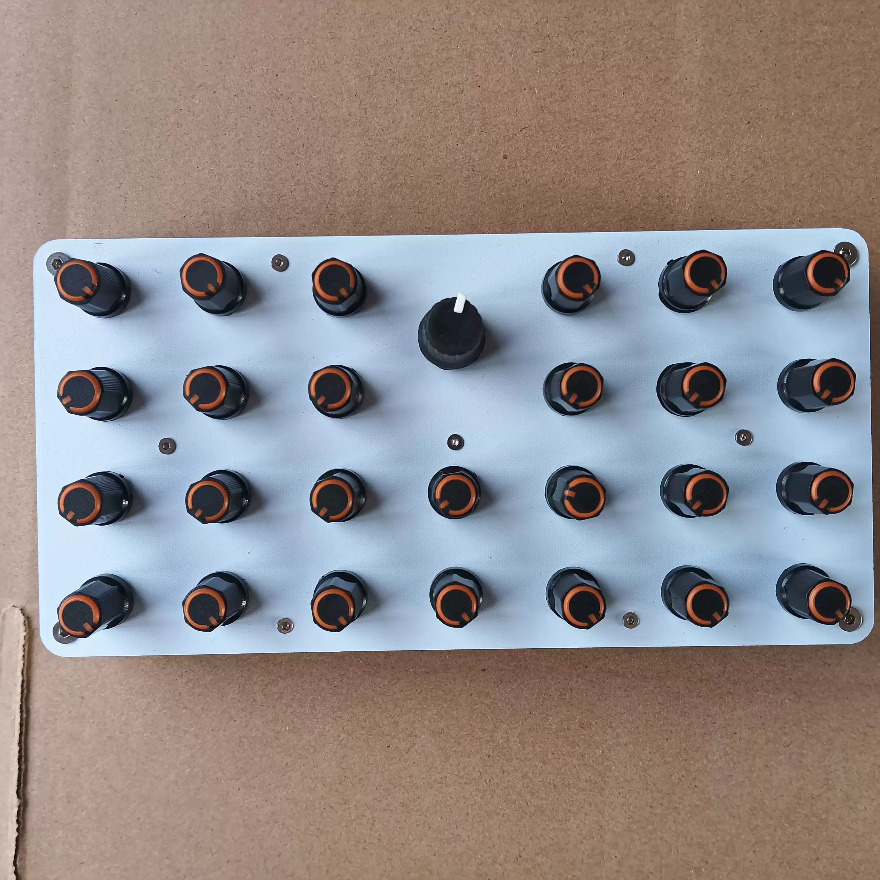 

27 MIDI Knobs Knob Custom CC Information USB-C Interface Music Host Software Controller