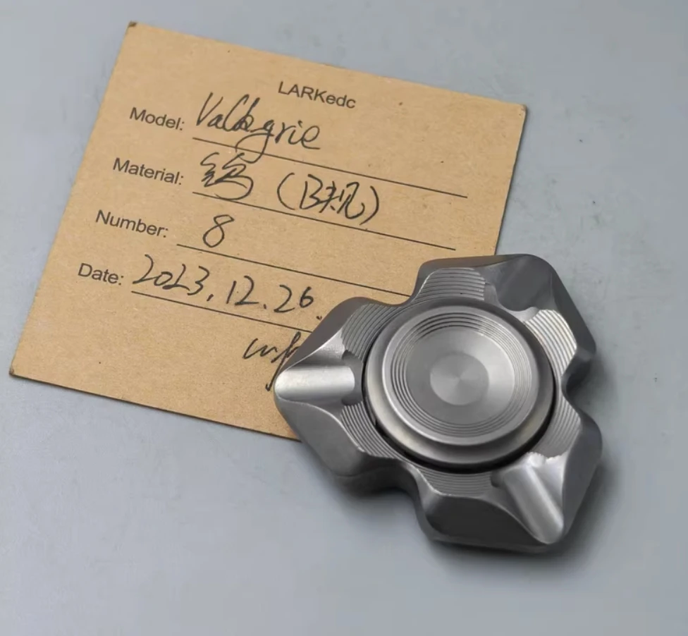 

Б/У EDC Lark Wu Valkyrie spinner гироскоп на кончике пальца Декомпрессионные игрушки