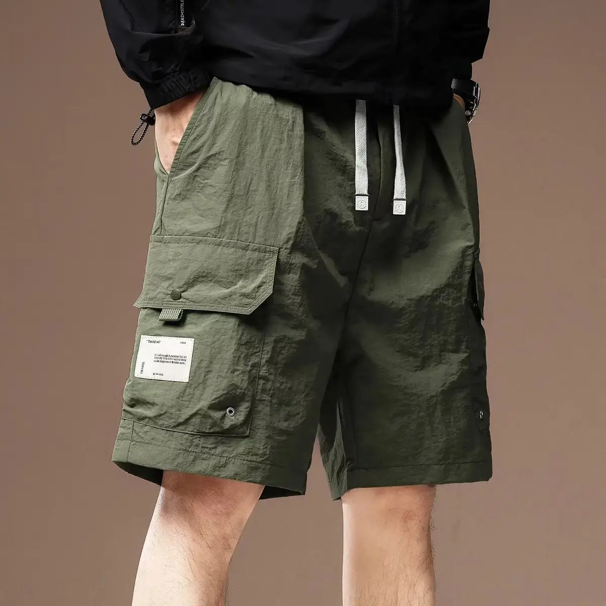 

Новые мужские черные повседневные шорты, летние свободные крутые зеленые шорты, мужские шорты в американском стиле, дышащие спортивные брюки 2025