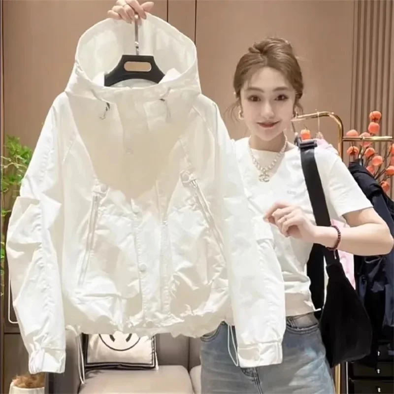 

European Women's Jackets 2026 Spring Autumn New Short Coats Fashion Casual Windbreaker Big Pocket Outwear Hooded Female Overwear