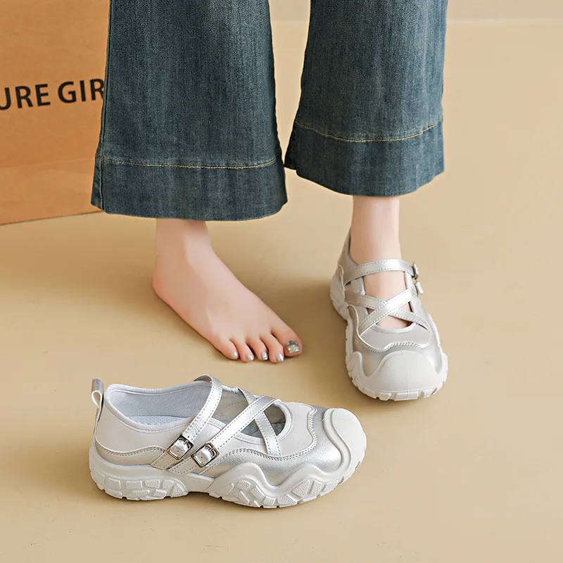 2026 Women's Breathable Shoes Summer New Style Student Leisure Sports Versatile Board Shoes Street Photography