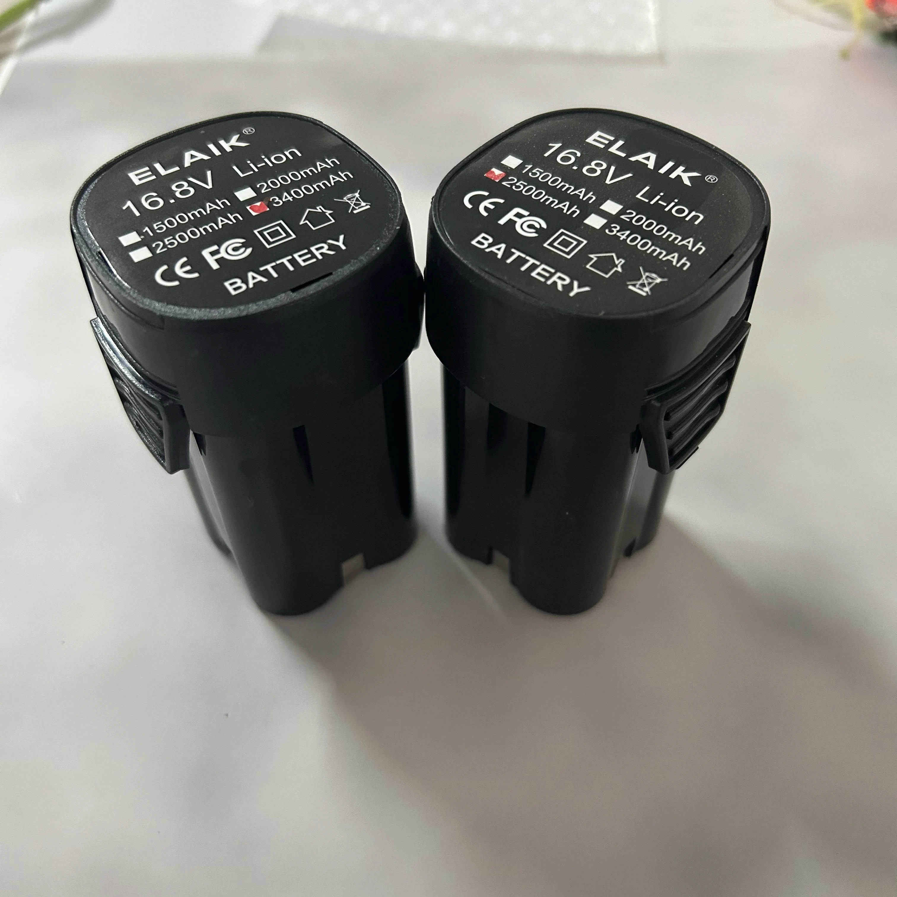 

Литиевая батарея 16,8 В для электроинструментов подходит для отверток, дрелей и других парных электроинструментов + зарядное устройство 6,8 В, 1 А.