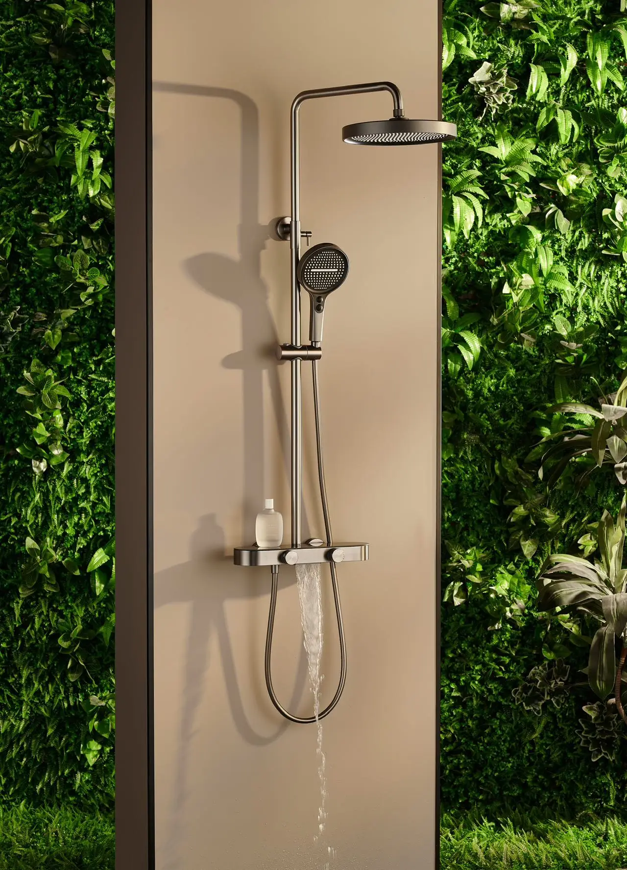 Luxury-inspired Innovative Modern Design SPA Shower Head Set Apartment Use Pressure-boosting Shower Assembly Integrated Soft