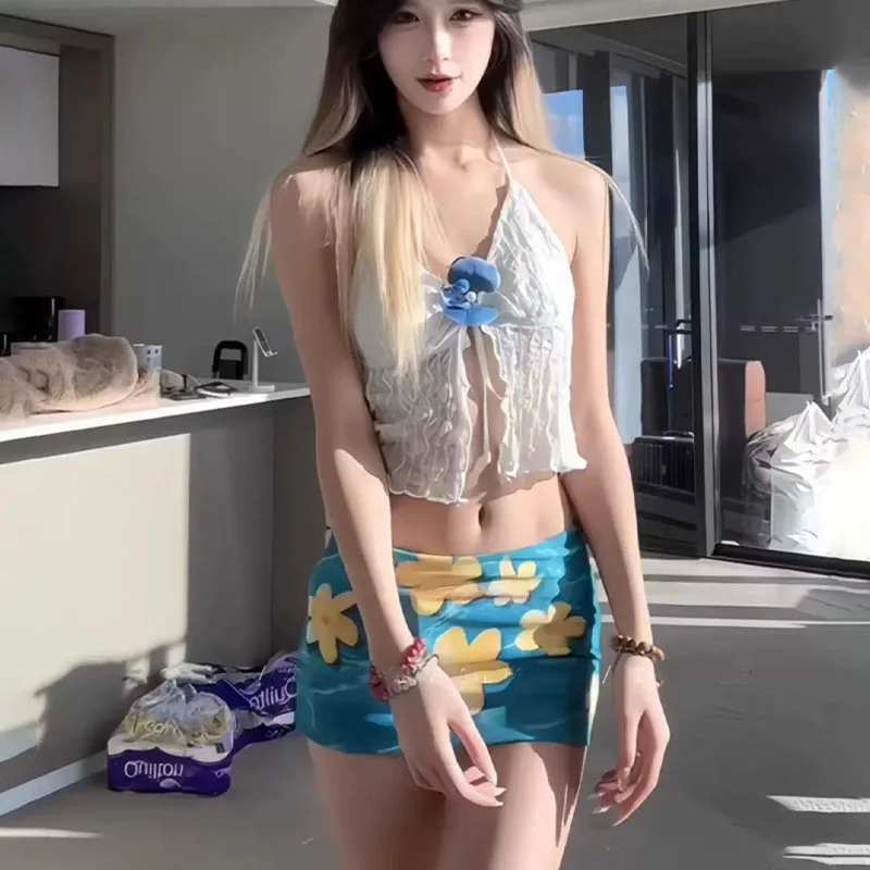 Pure Flirty 3D ดอกไม้ V คอลูกไม้ Halter คอ Crop Top สําหรับผู้หญิงฤดูร้อน Babe เซ็กซี่ Cami Casual Beach Party ชุดว่ายน้ํา