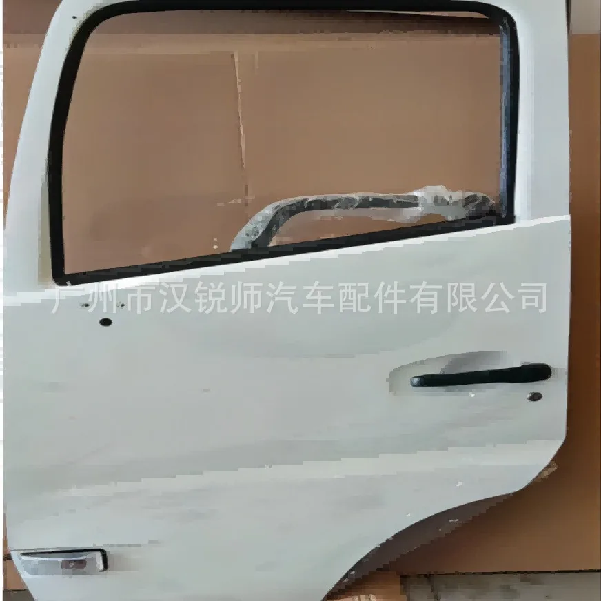 

Suitable for Door Nissan UD QUESTER truck front left front door wide and narrow sleeper outer skin