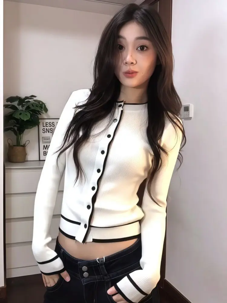 Kimutomo Women White Round Neck Contrast Trim Knit Cardigan Early Autumn 2025 Slim Fit Cropped Sweater Outerwear