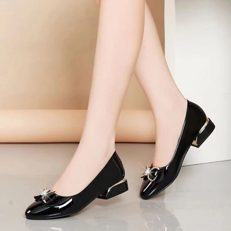 Women's Elegant Bow Decor Low Heel Dress Shoes, Shiny Patent Leather Comfort Shoes for Spring Office & Wedding