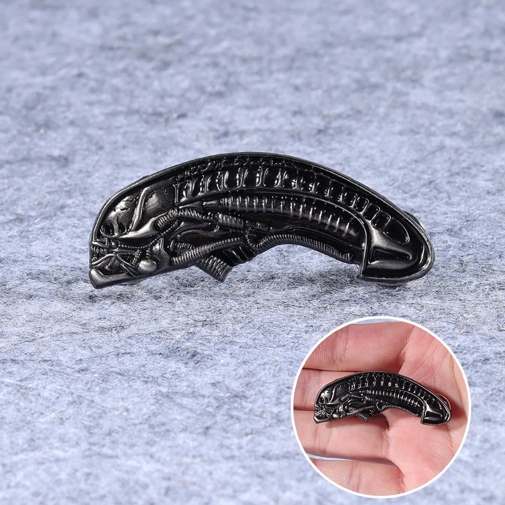 Xenomorph-Pin de insignia de Metal Alien Predator para Cosplay, broche de monstruo Alien de terror, alfileres de solapa, accesorios de colección, accesorios para disfraces