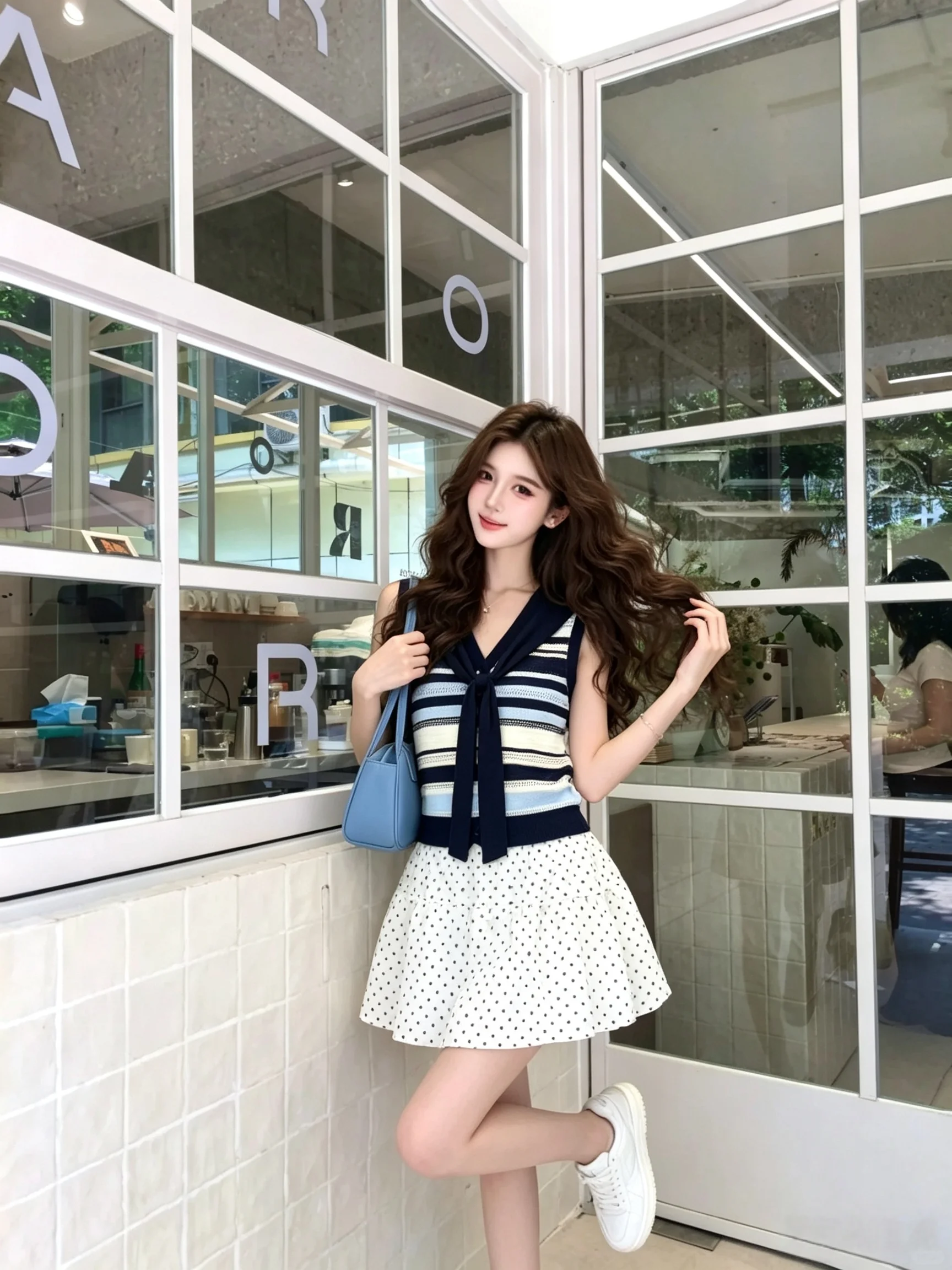 Summer New Spicy Girl Adjustable Strap V-Neck Cami Top, Slim Fit Inner Wear Cropped Tops for Fashion Women Sexy Girl Outfit - view 3