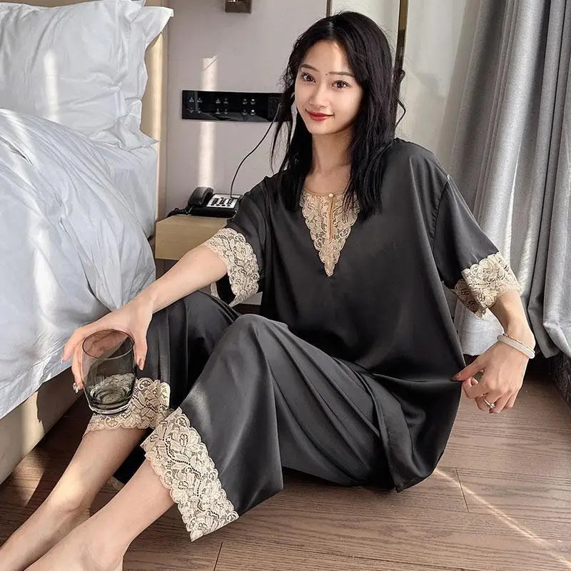 

150kg Plus Size Satin Silky Pajamas Women Summer Short-sleeved Cropped Pants Two-piece Set Loose Loungewear Can Be Worn Outside