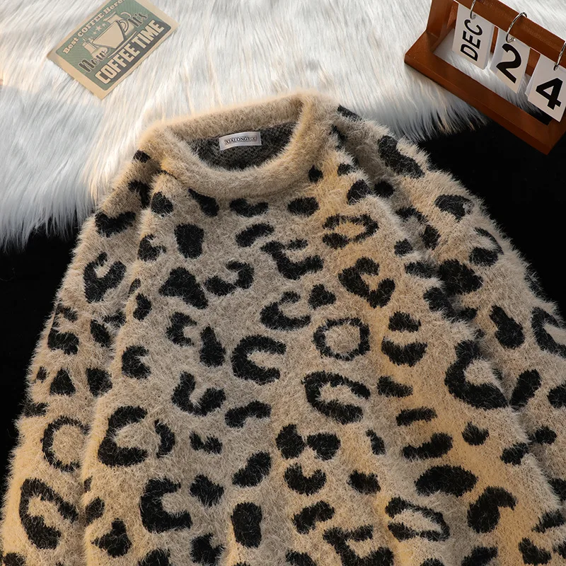 Autumn Winter Vintage Leopard Crew Neck Sweater Men Women Loose Streetwear Plush Outerwear