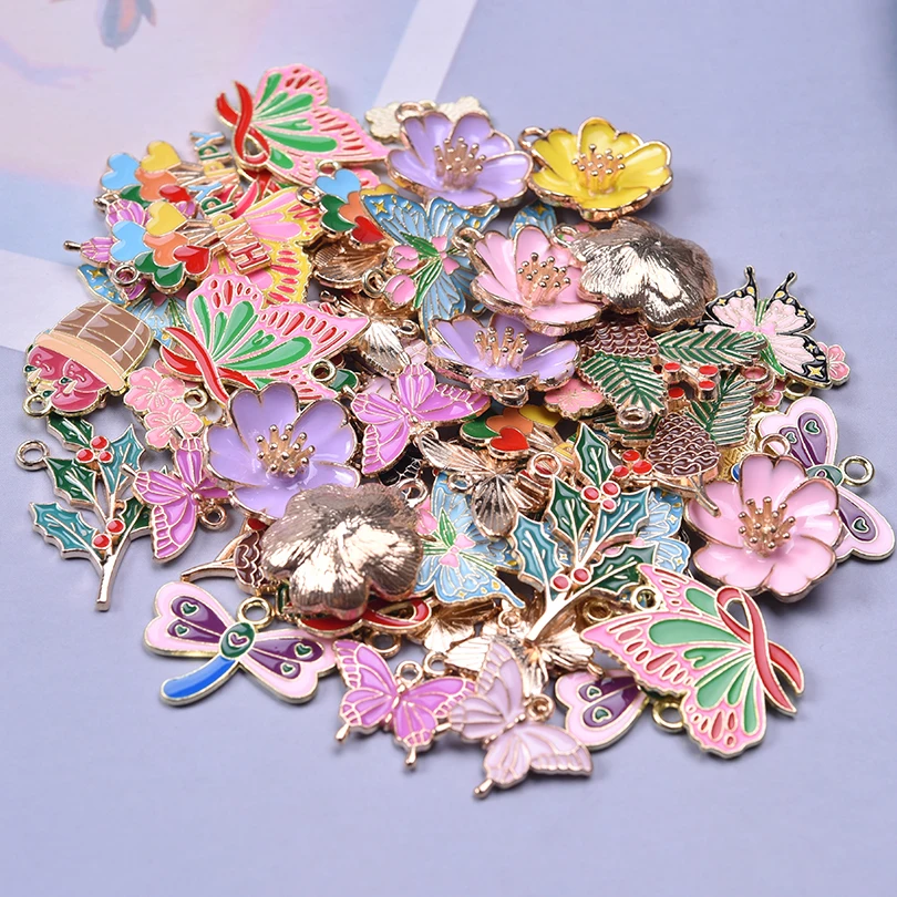 Randomly Mix Insects Plants Butterflies Seven Star Ladybugs Flower Charm Pendant Necklace Handmade Diy Jewelry Making Materials