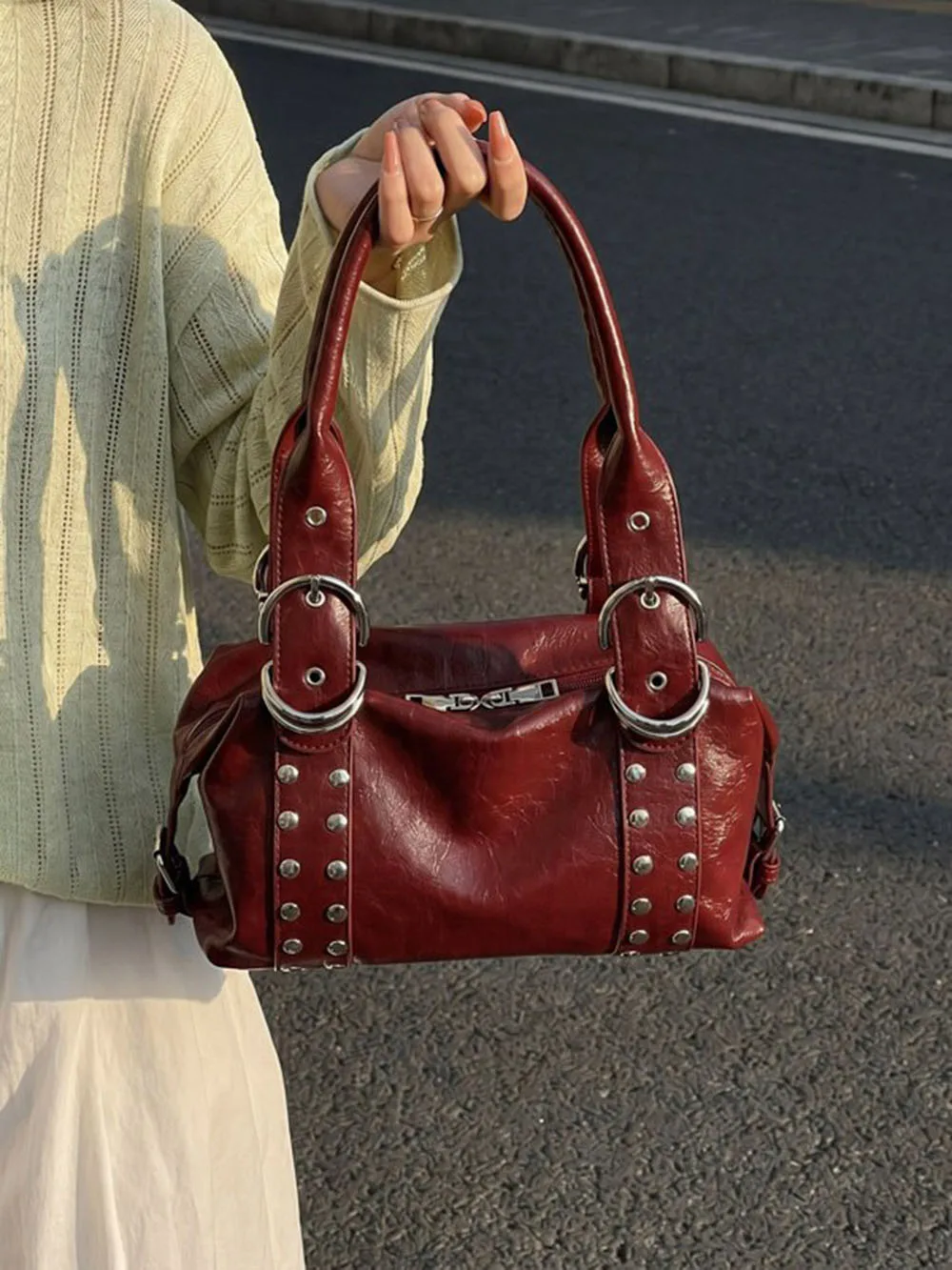 

Rivet Design Women's Shoulder Bag Minimalist Large Capacity Bag New Fashion Solid Color Bags Portable Daily Bags For Women