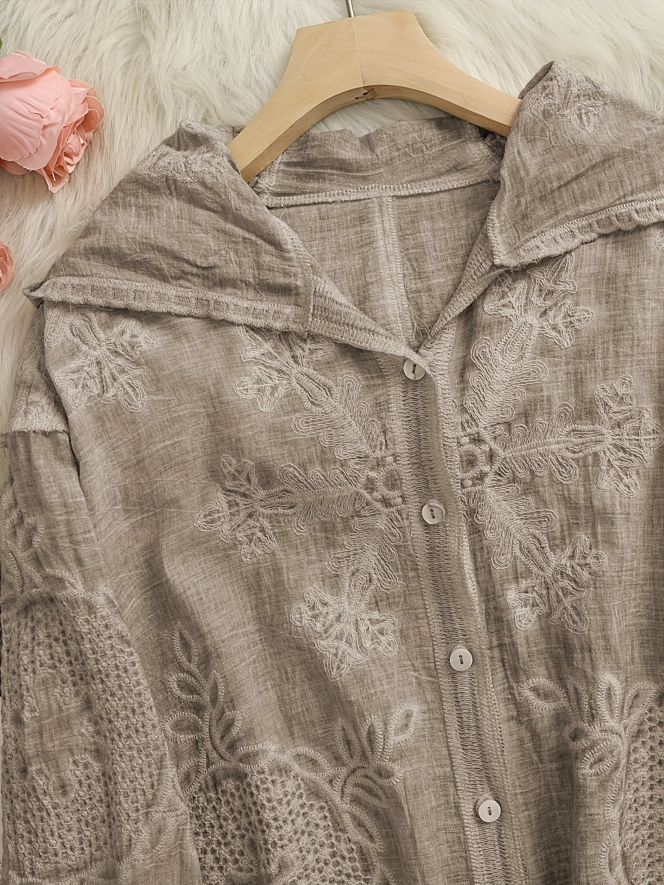 Hooded Long-Sleeved Lightweight Cardigan with Embroidered Flowers and Front Buttons, New Style Shirt