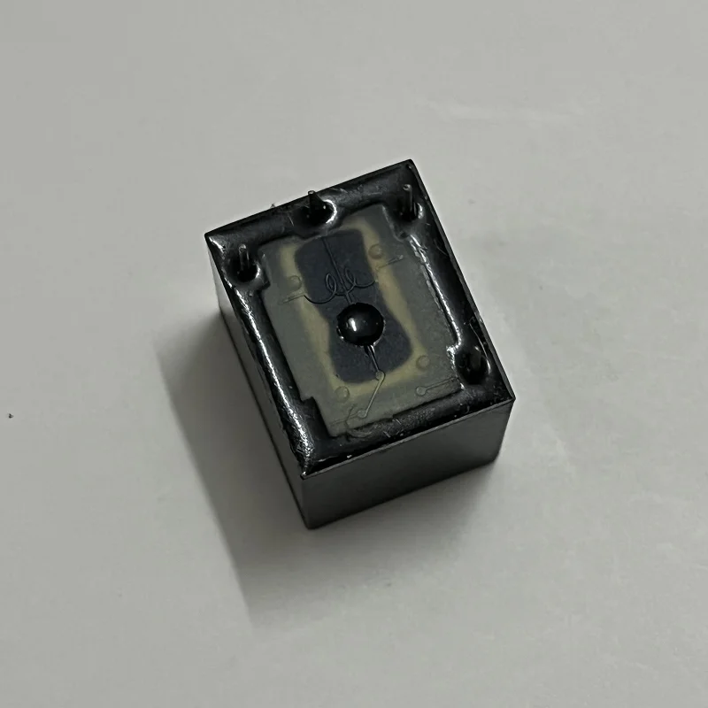 2 sztuk 899-1A-F-C-12VDC 899-1A-F-CE-24V przekaźnik DIP4 nowy oryginalny