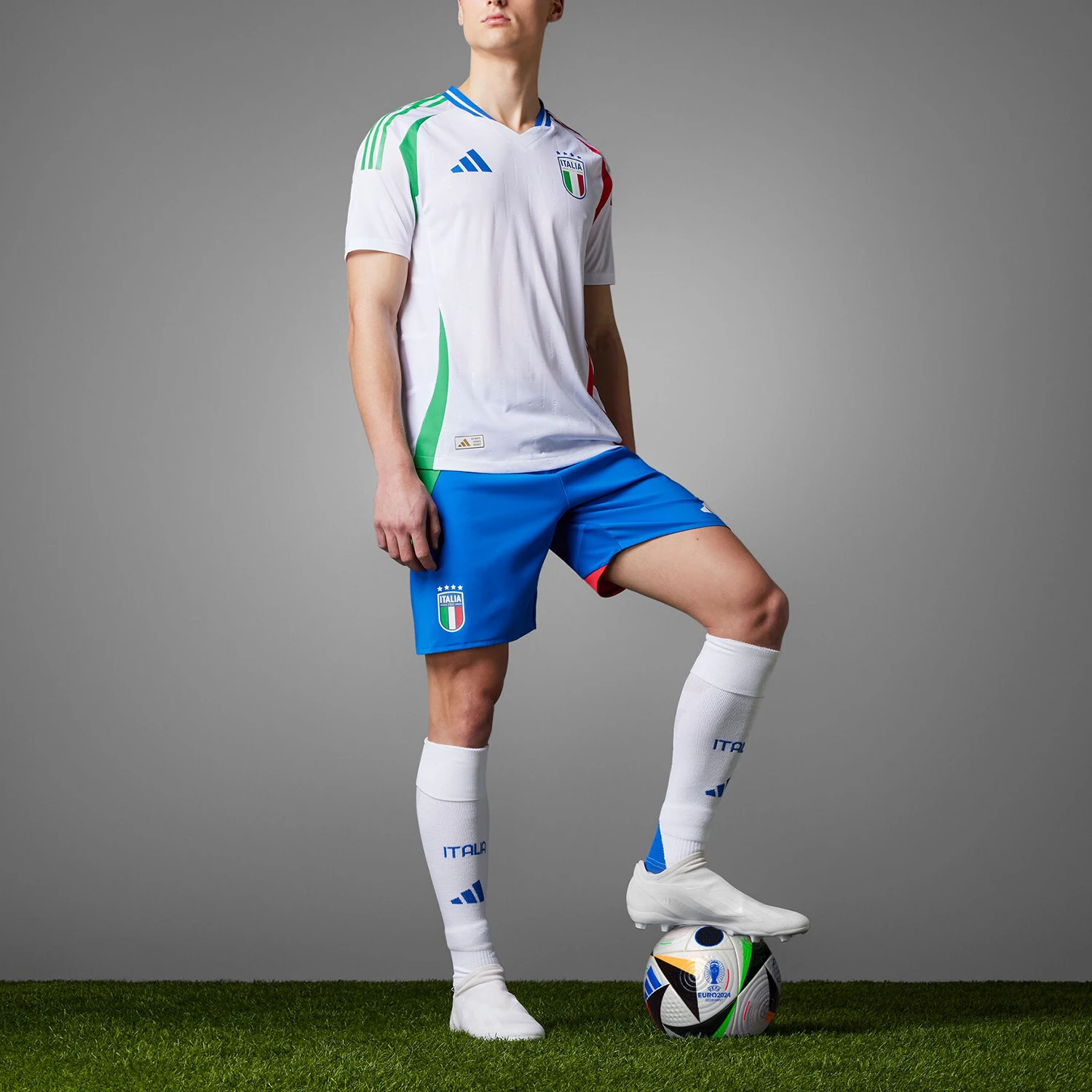 Adidas genuine new men's V-neck breathable football T-shirt jersey IN0659