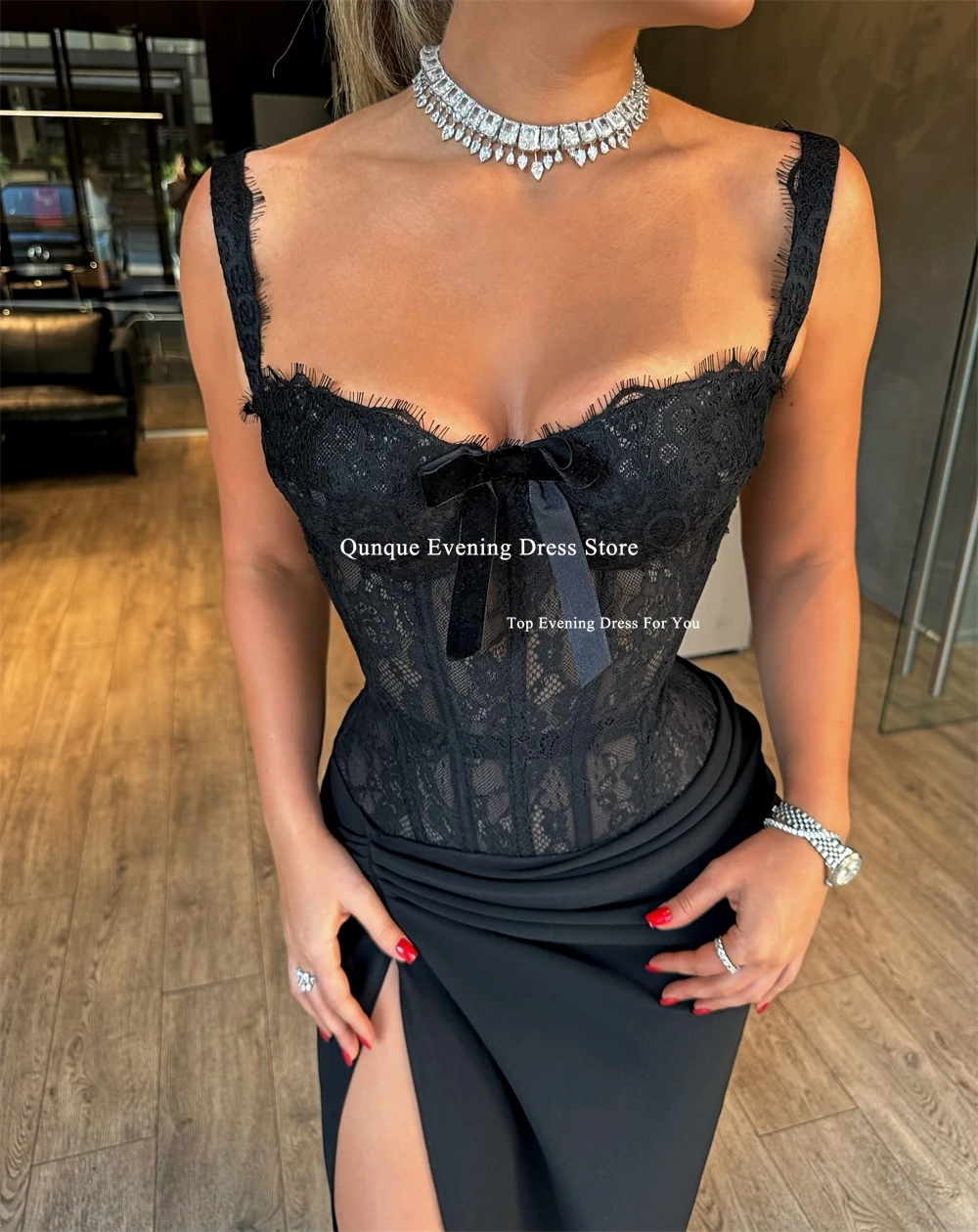 Qunque Sexy Spaghettiträger Meerjungfrau Abendkleider Beinschlitz Spitze Schatz Ballkleider Schwarz Promi-Abschlussballkleider Maßgeschneidert