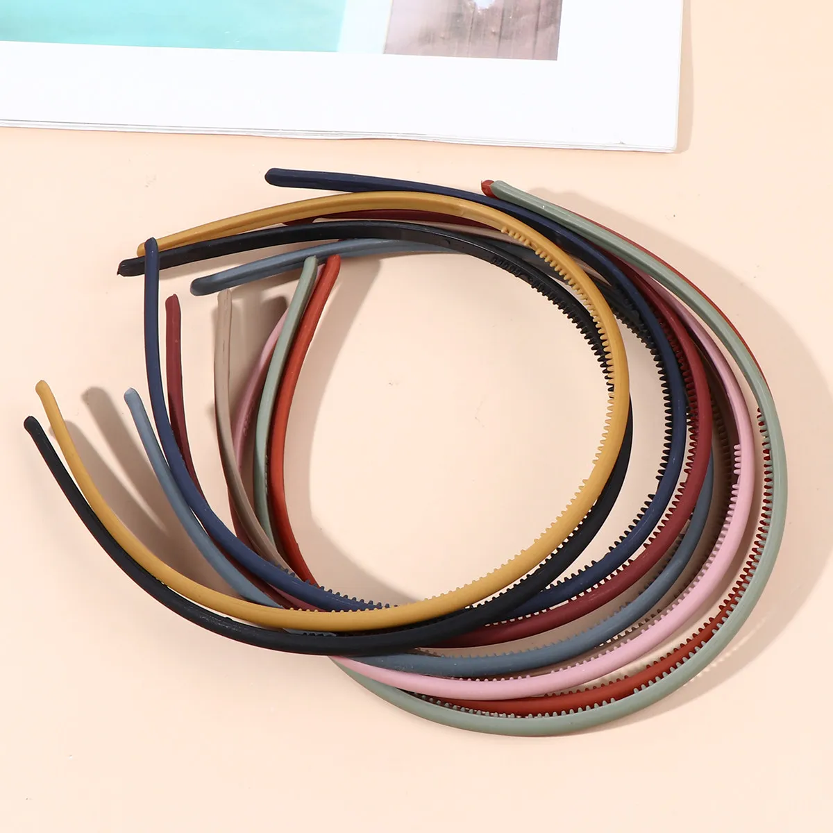 

9Pcs Plastic Hair Hoop Toothed Headband Elegant Stylish Fashion Headband for Simple Classic Quick Styling Hair Decoration